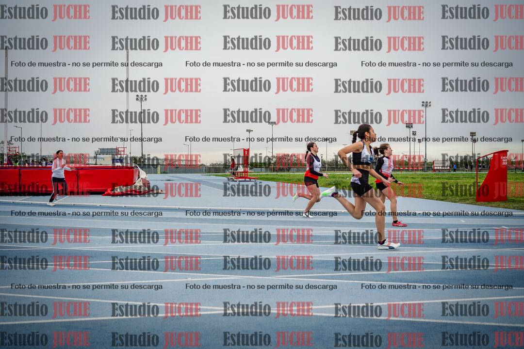 Fotos de los 150 m llanos de mujeres - U14