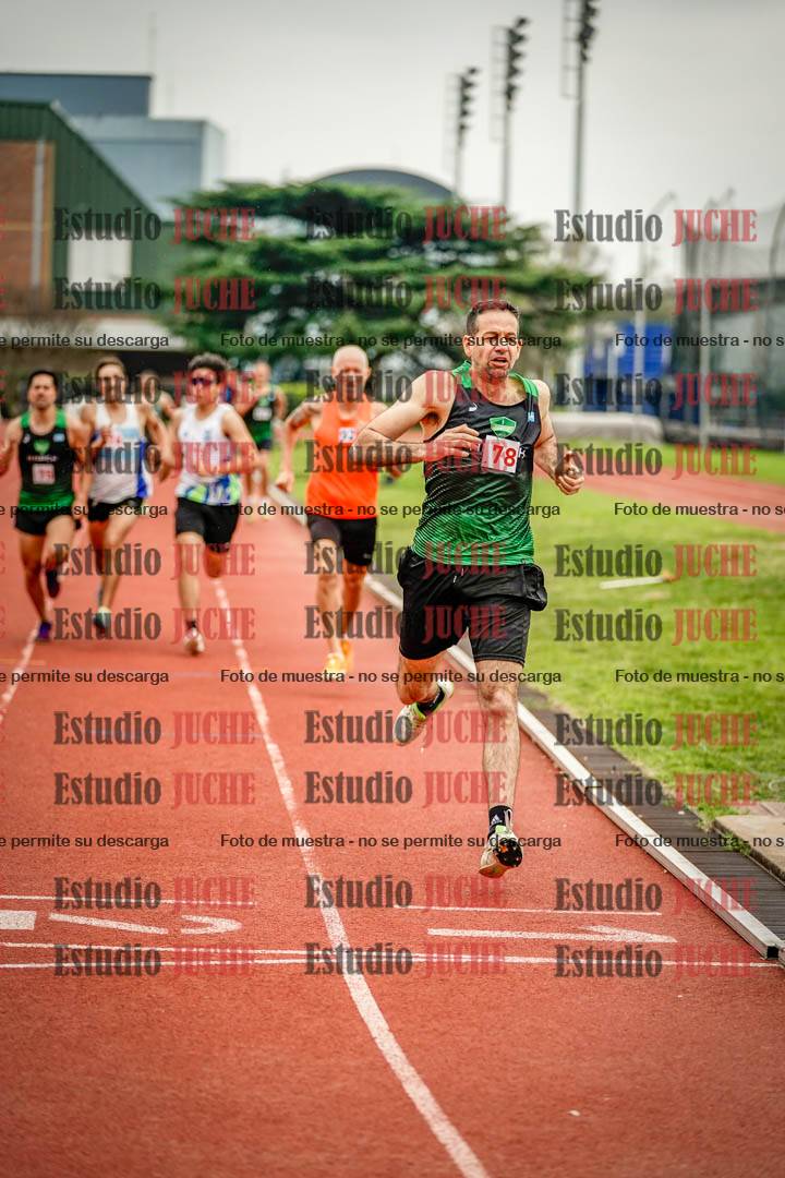 Fotos de los 800 m llanos de varones