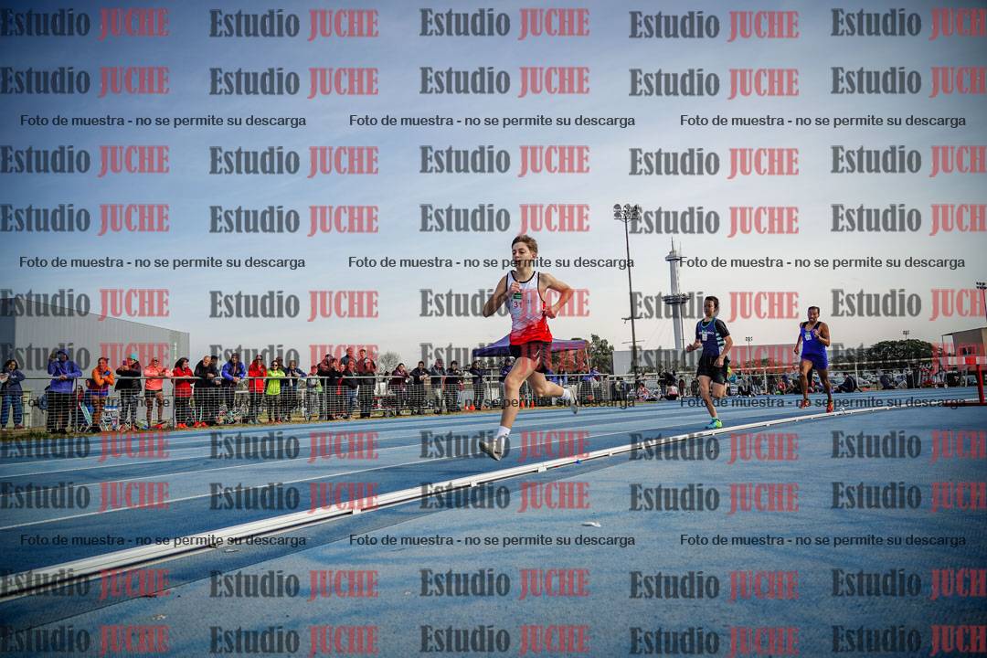 Fotos de los 800 m llanos de varones