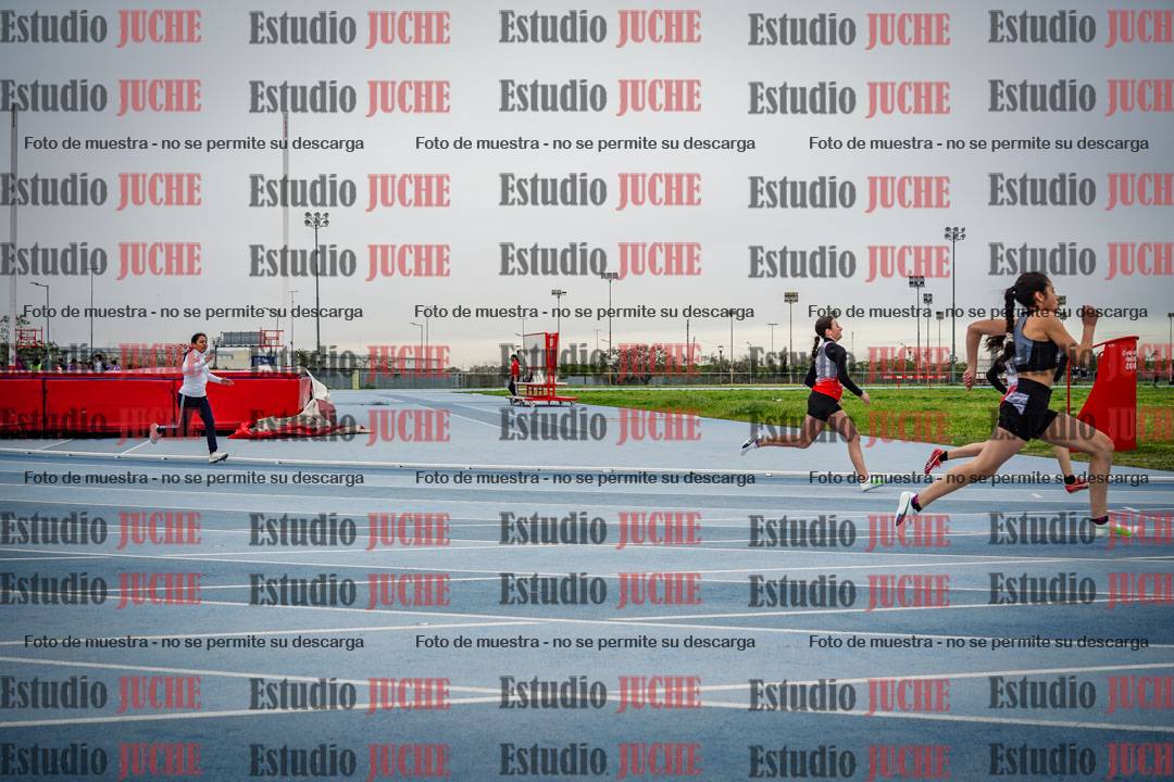 Fotos de los 150 m llanos de mujeres - U14