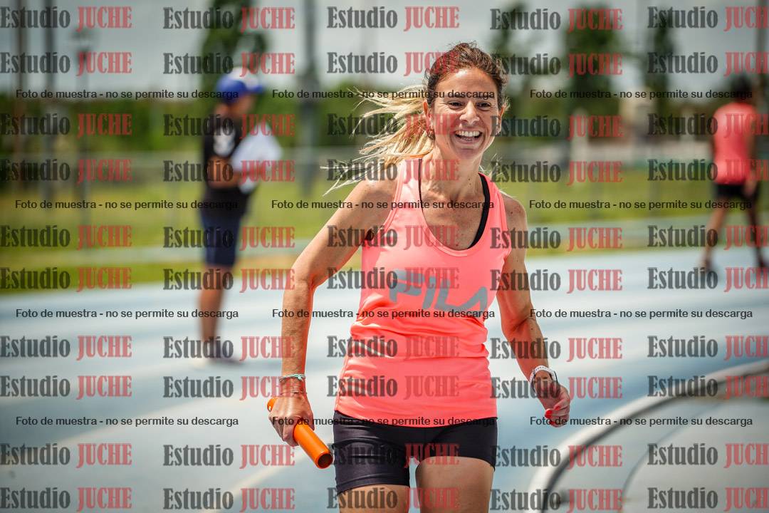 Fotos durante el transcurso de los relevos 20' para running teams - serie 2