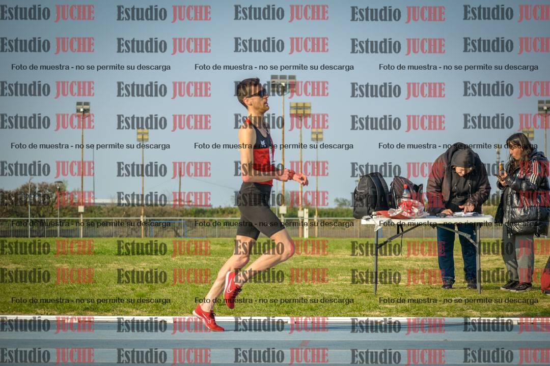Fotos de los 3000 m llanos de varones