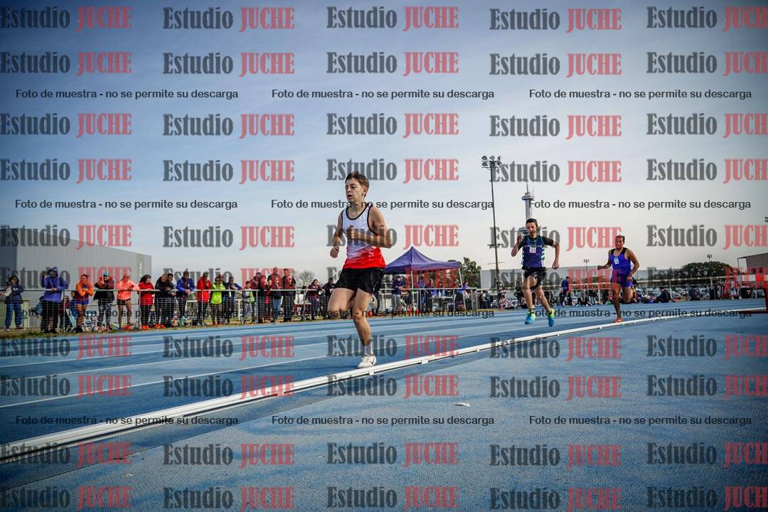 Fotos de los 800 m llanos de varones