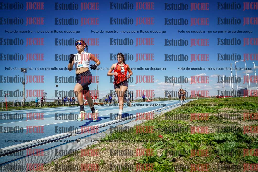 Fotos de los 5000 m llanos de mujeres y varones