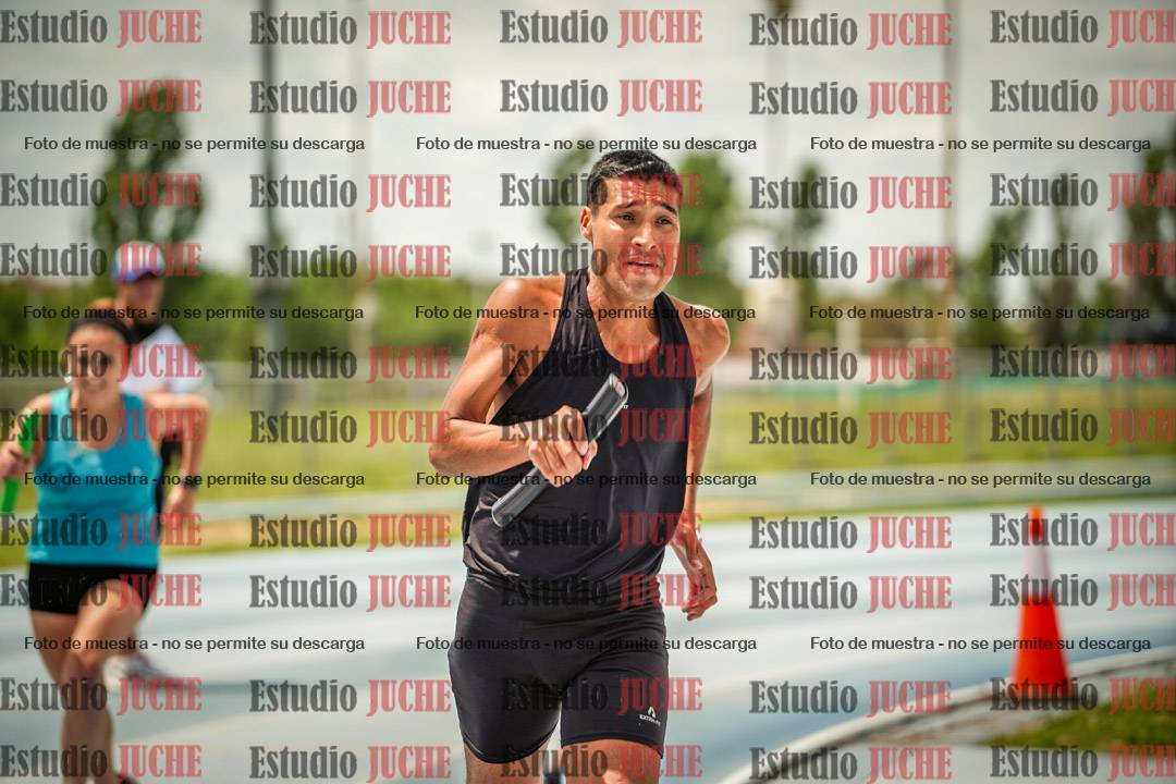 Fotos durante el transcurso de los relevos 20' para running teams - serie 2