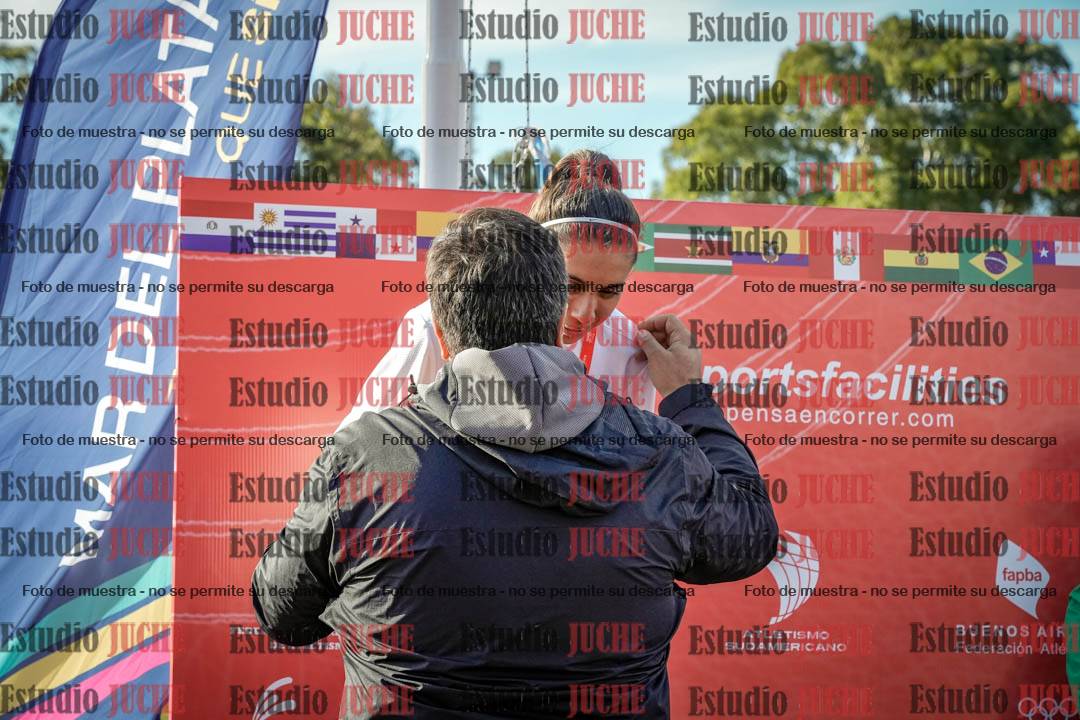 Fotos de algunos extras y podios del día 2