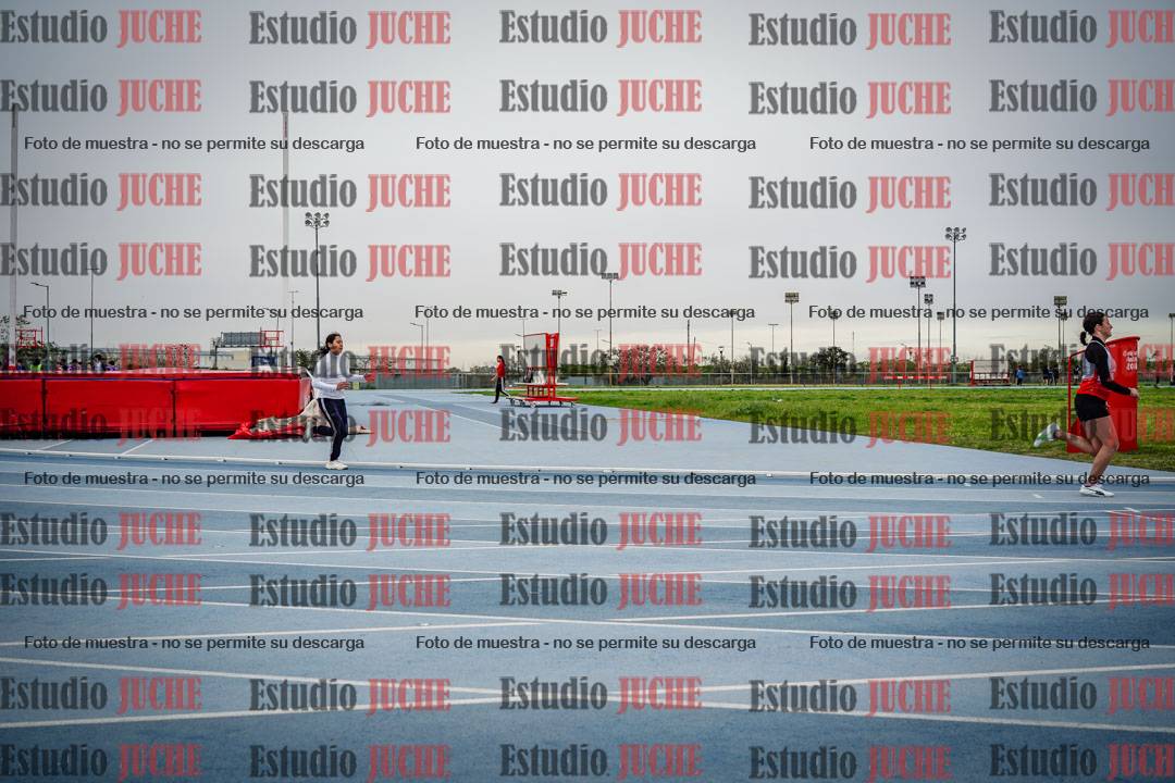 Fotos de los 150 m llanos de mujeres - U14