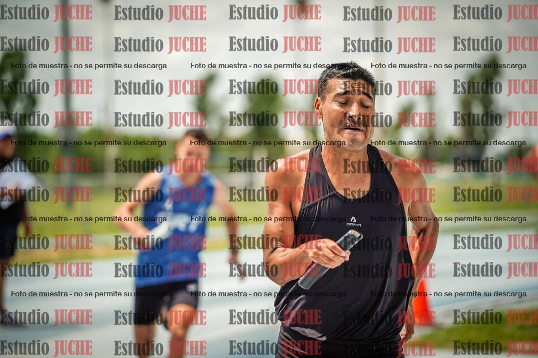 Fotos durante el transcurso de los relevos 20' para running teams - serie 2