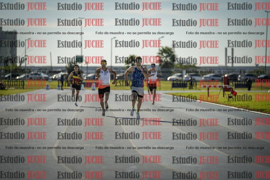 Fotos de los 400 m llanos de varones