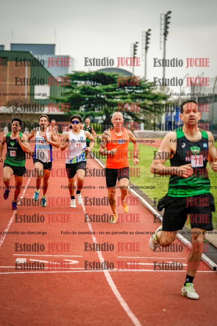 Fotos de los 800 m llanos de varones