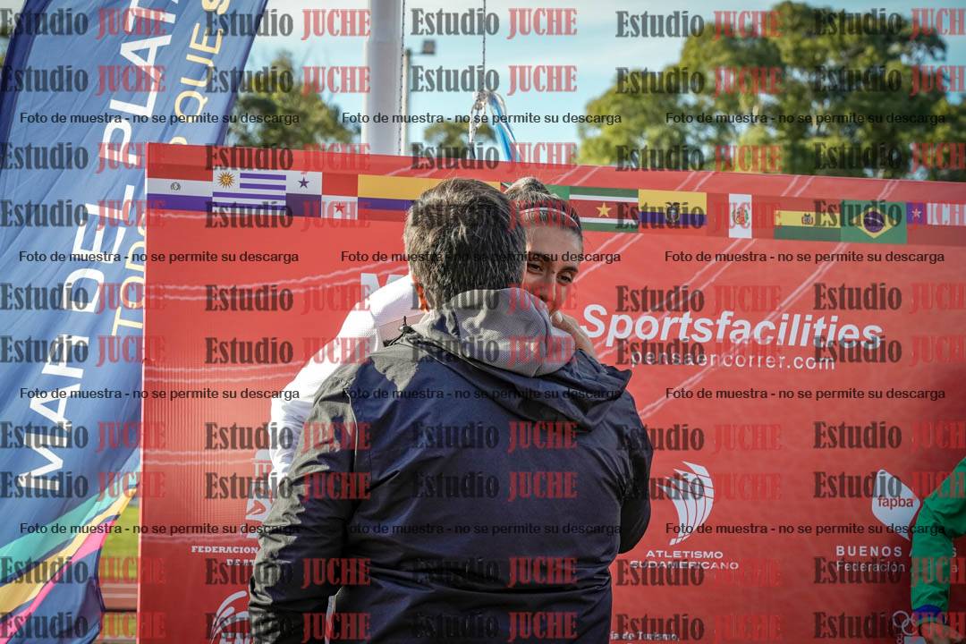 Fotos de algunos extras y podios del día 2