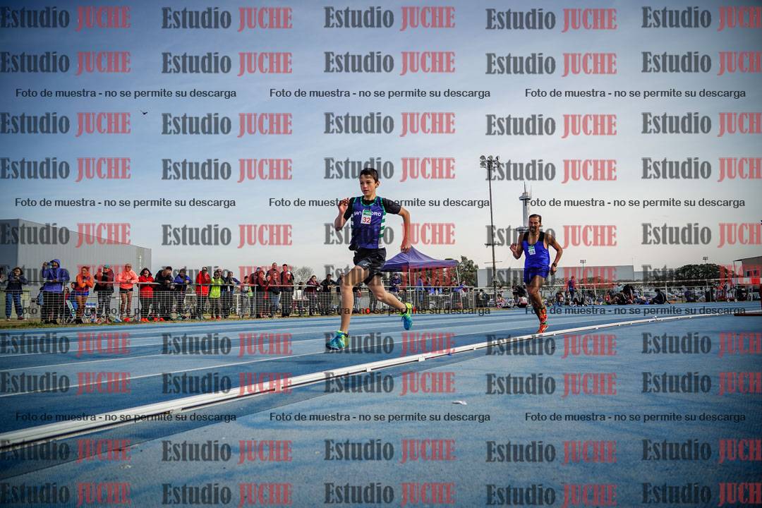 Fotos de los 800 m llanos de varones