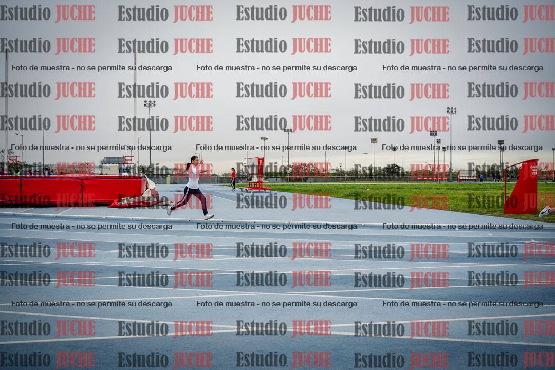 Fotos de los 150 m llanos de mujeres - U14