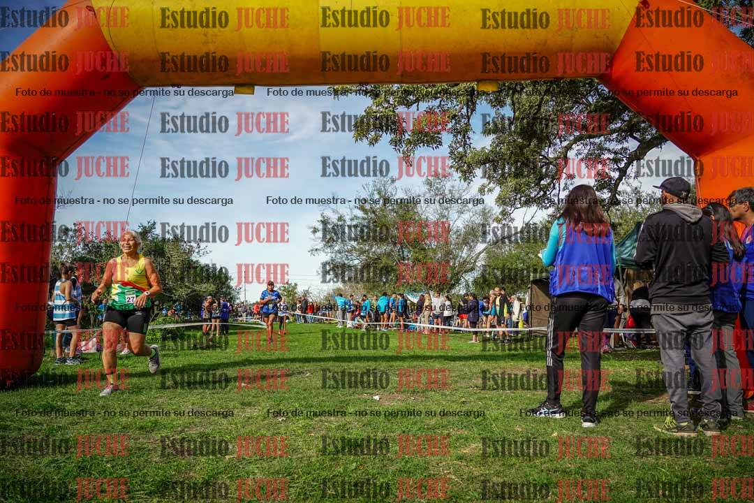 Fotos de la llegada del cross de 1500 m