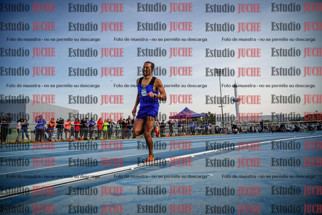 Fotos de los 800 m llanos de varones