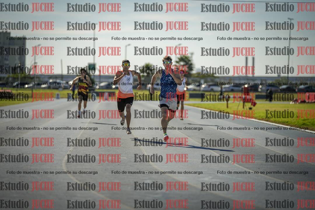 Fotos de los 400 m llanos de varones