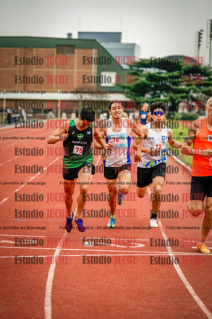 Fotos de los 800 m llanos de varones
