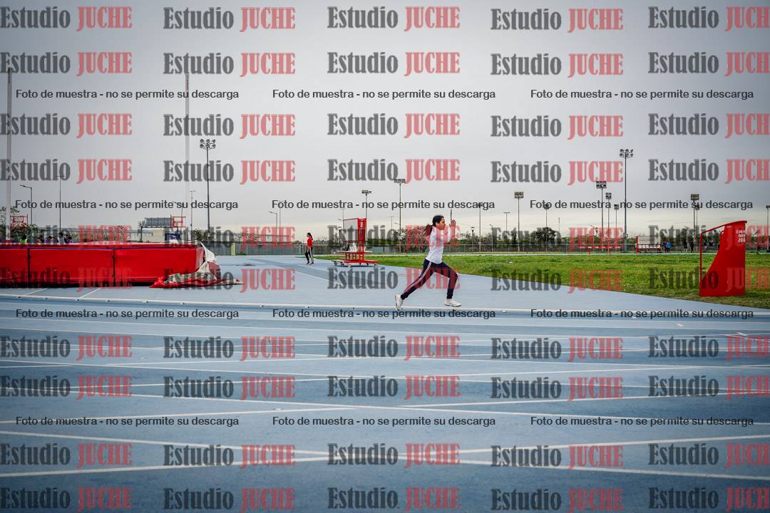 Fotos de los 150 m llanos de mujeres - U14