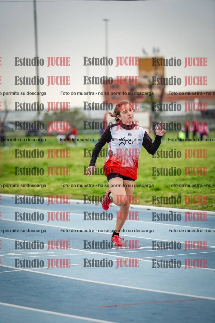 Fotos de los 150 m llanos de mujeres - U14