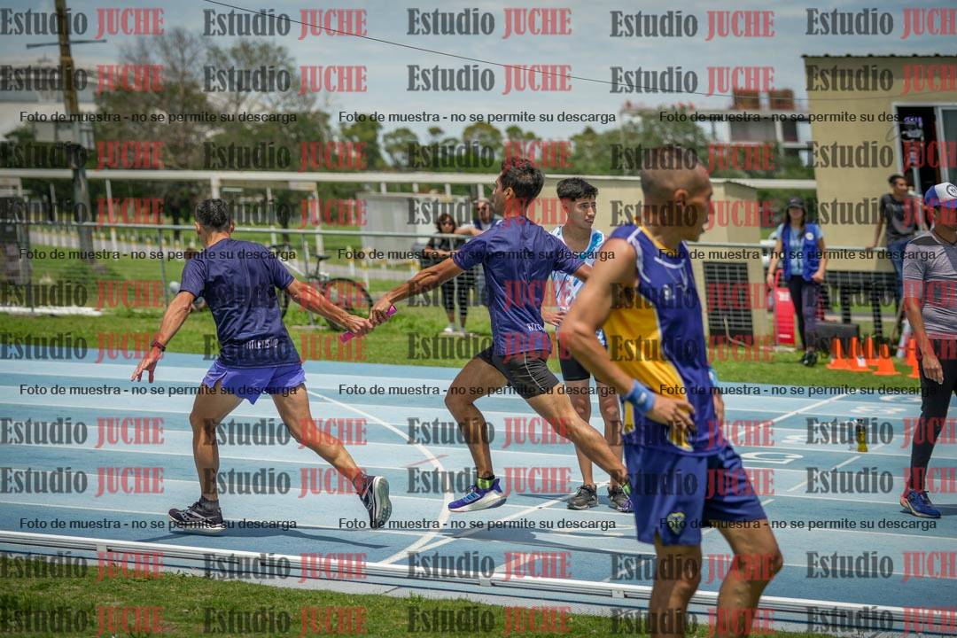 Fotos durante el transcurso de los relevos 20' para running teams - serie 2