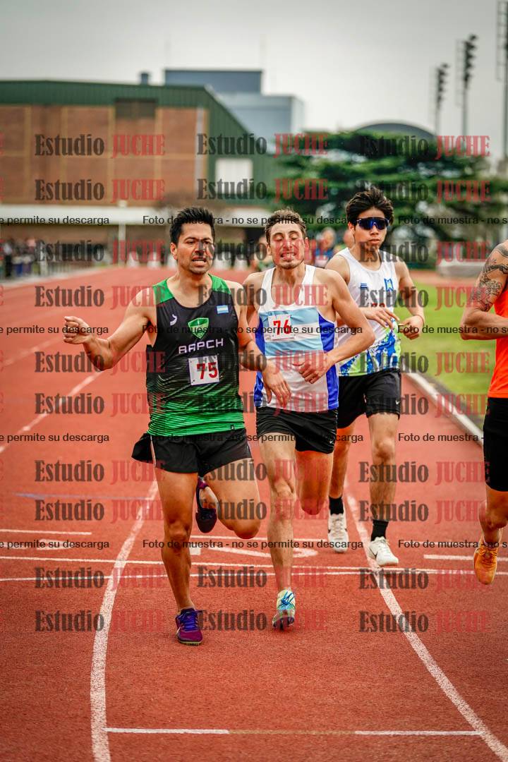 Fotos de los 800 m llanos de varones
