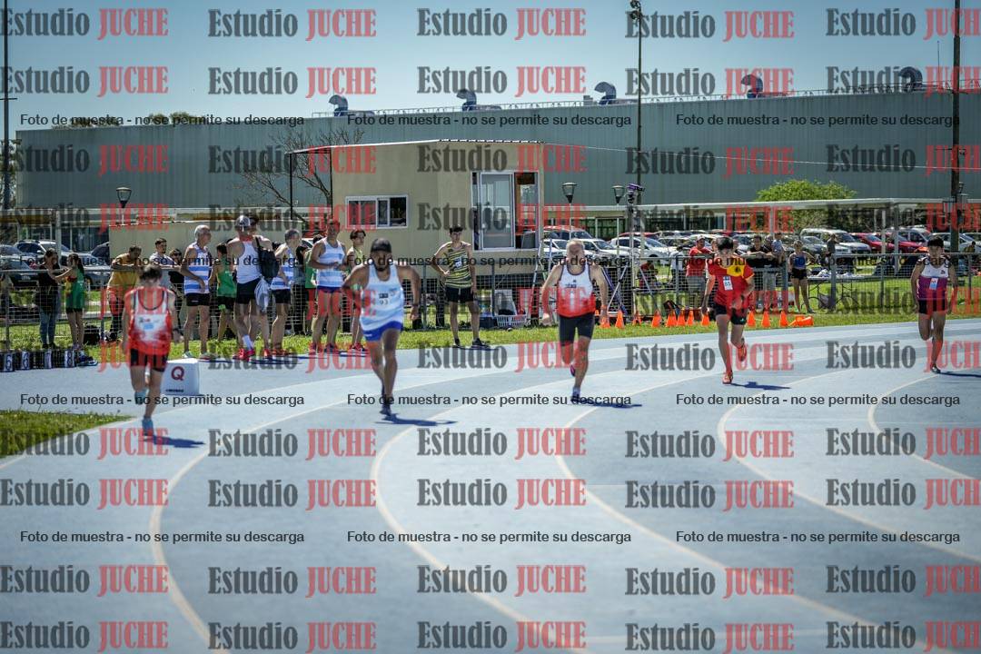 Fotos de los 800 m llanos de varones