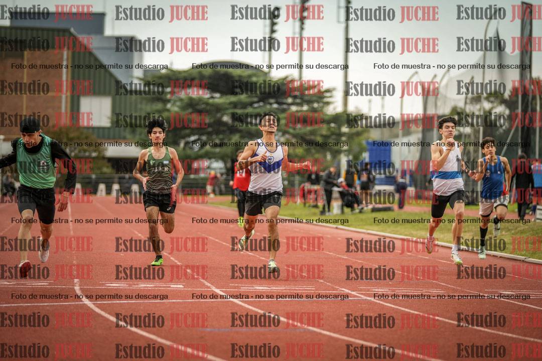 Fotos de los 400 m llanos de varones