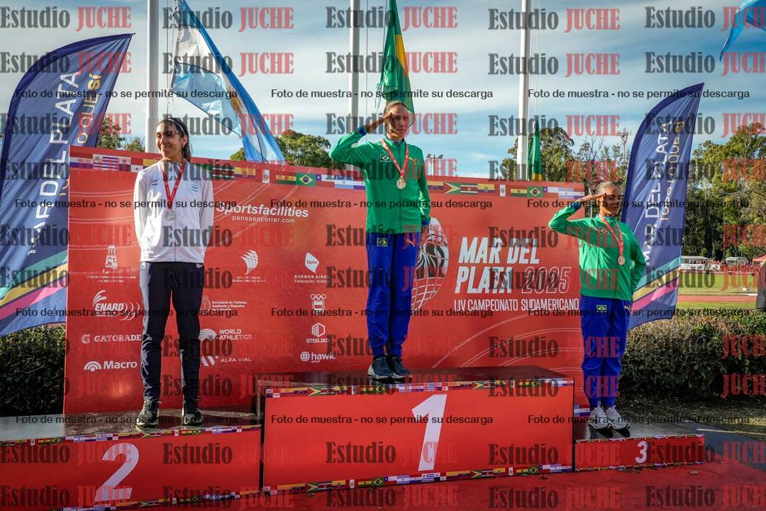 Fotos de algunos extras y podios del día 2