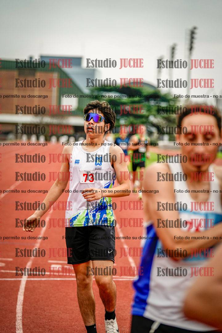Fotos de los 800 m llanos de varones