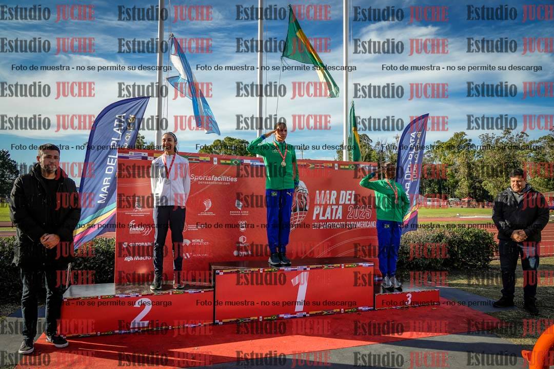 Fotos de algunos extras y podios del día 2