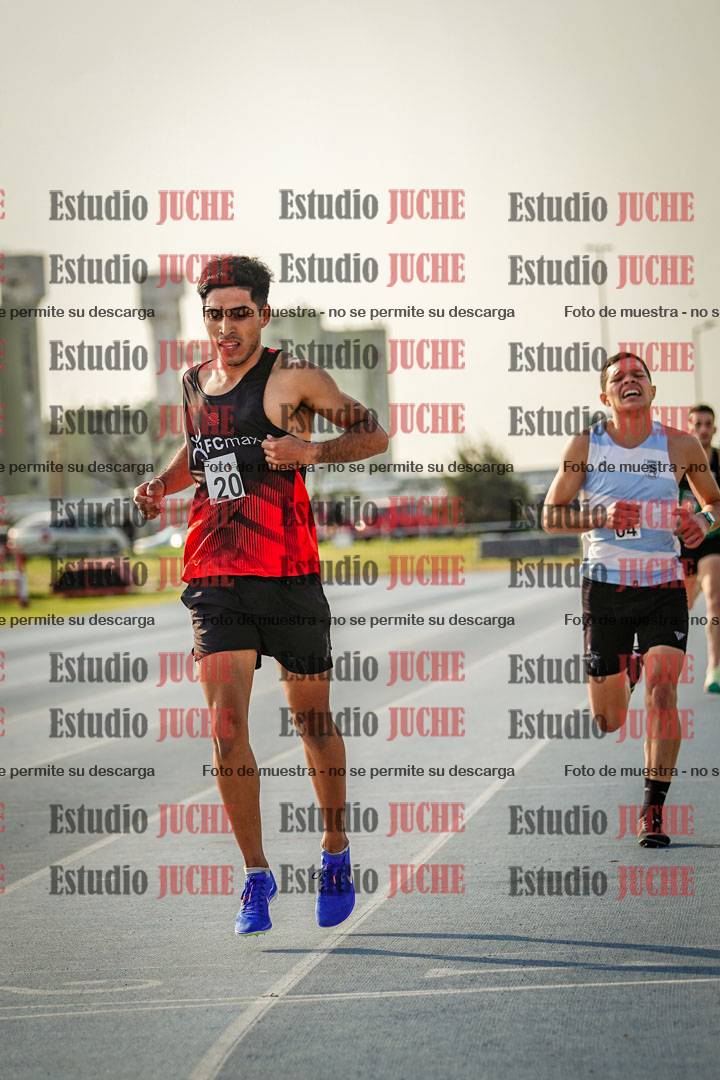 Fotos de los 3000 m llanos de varones