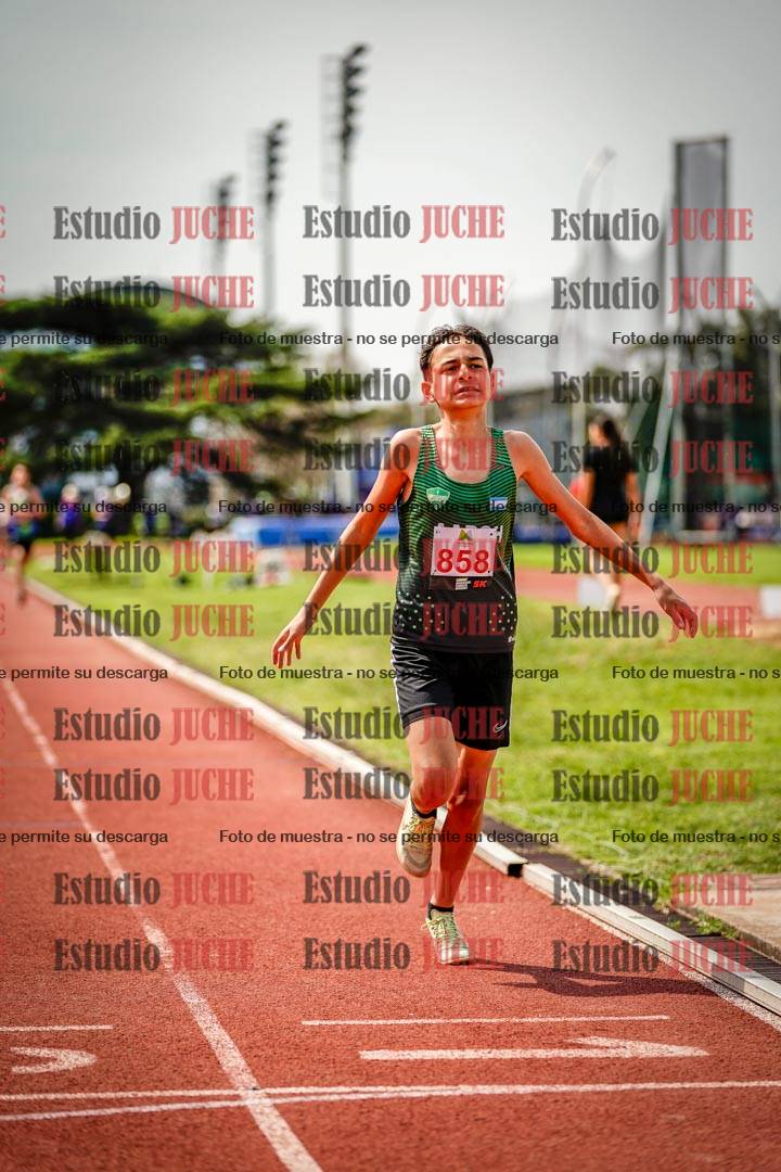 Fotos de los 600 m llanos de varones
