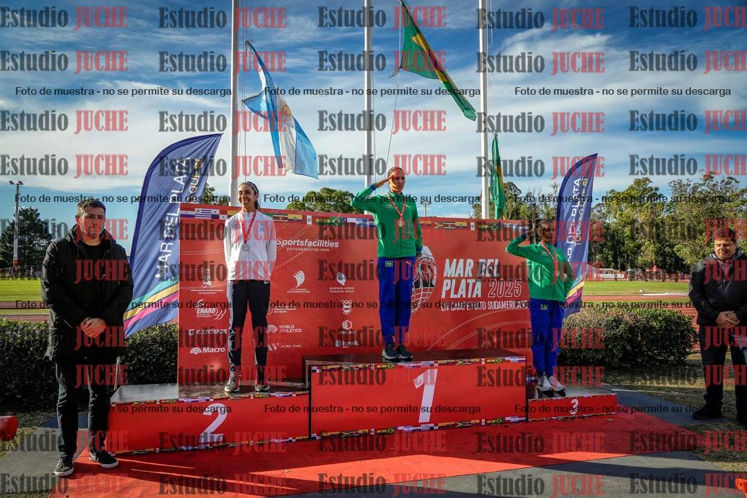 Fotos de algunos extras y podios del día 2