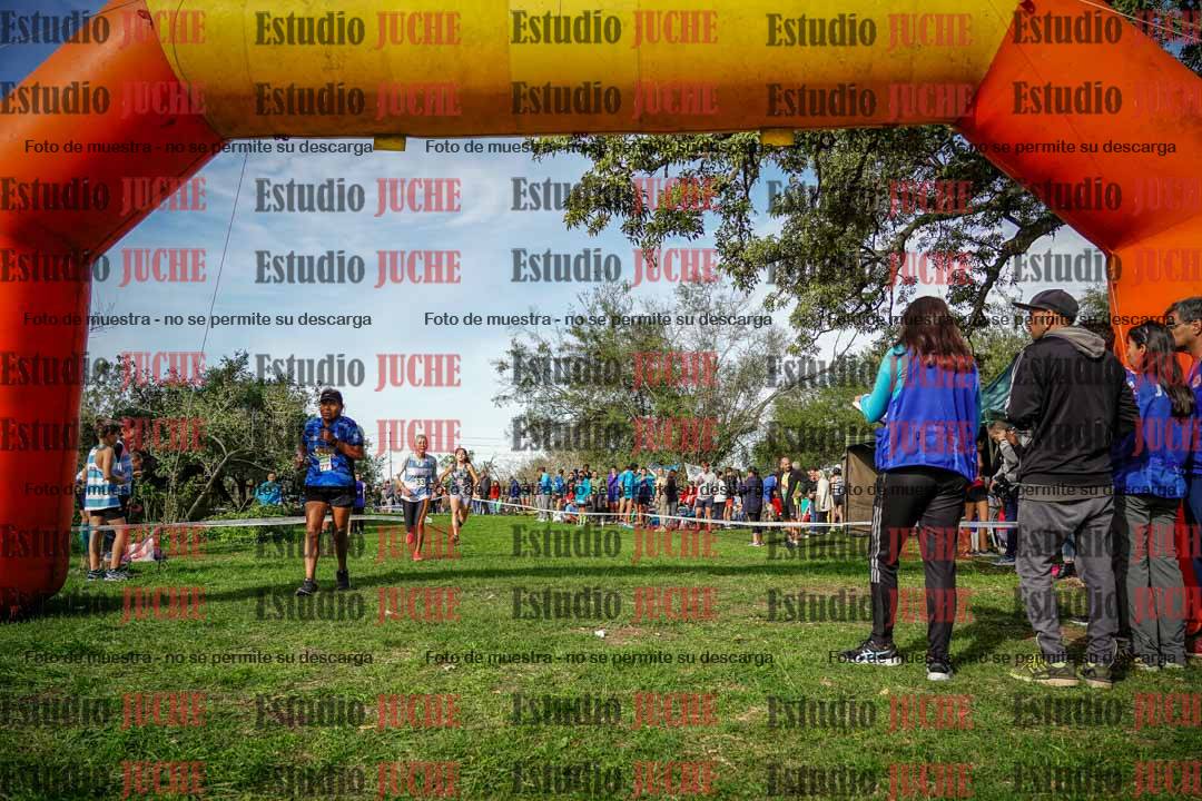Fotos de la llegada del cross de 1500 m
