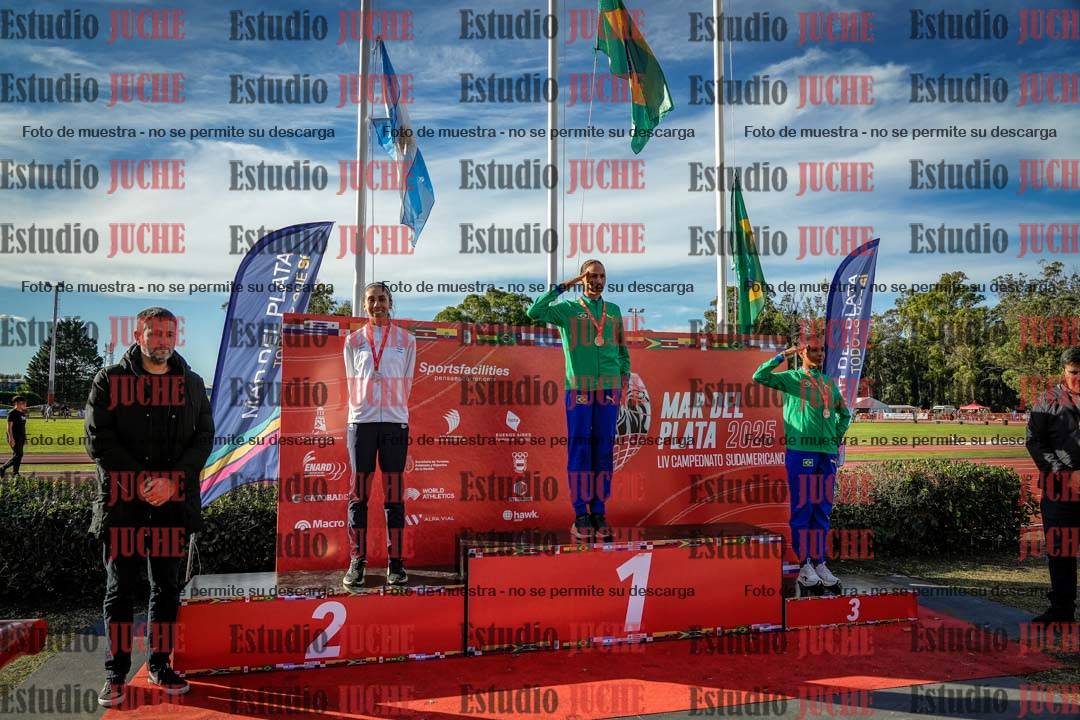 Fotos de algunos extras y podios del día 2
