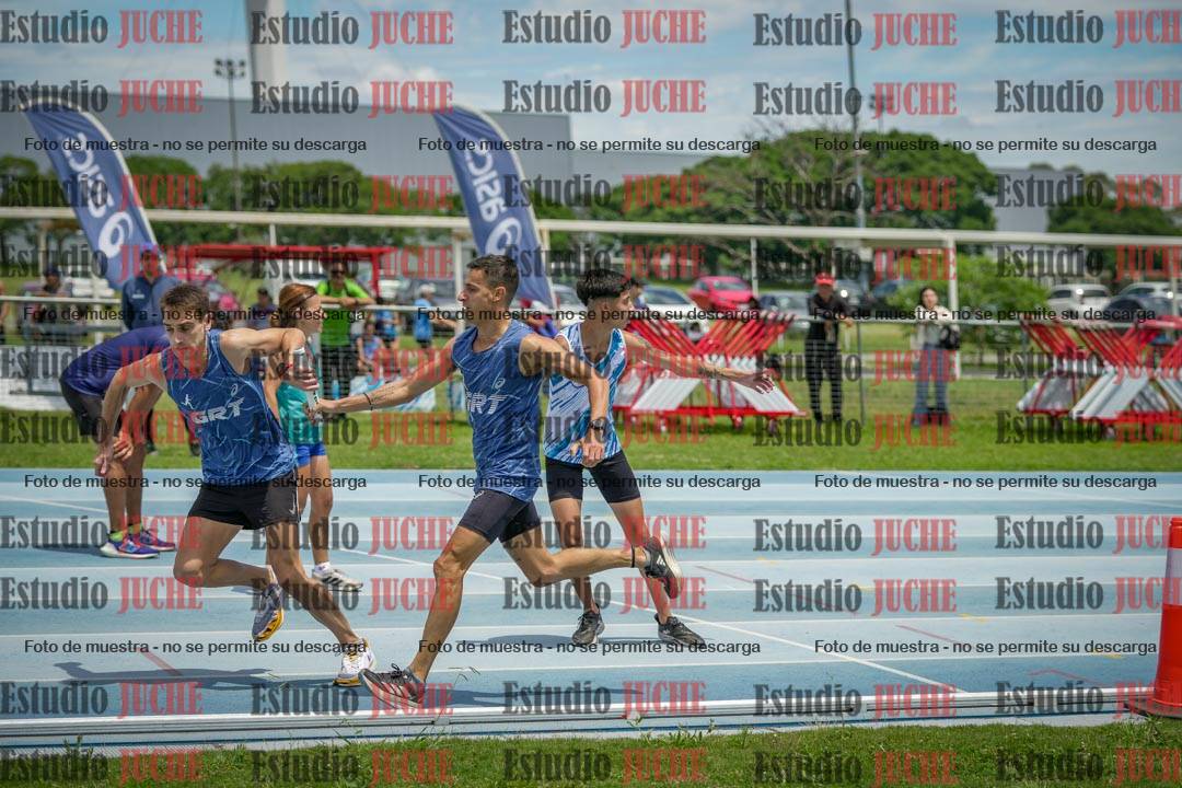 Fotos durante el transcurso de los relevos 20' para running teams - serie 2