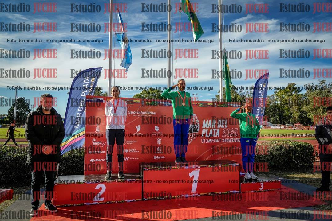 Fotos de algunos extras y podios del día 2