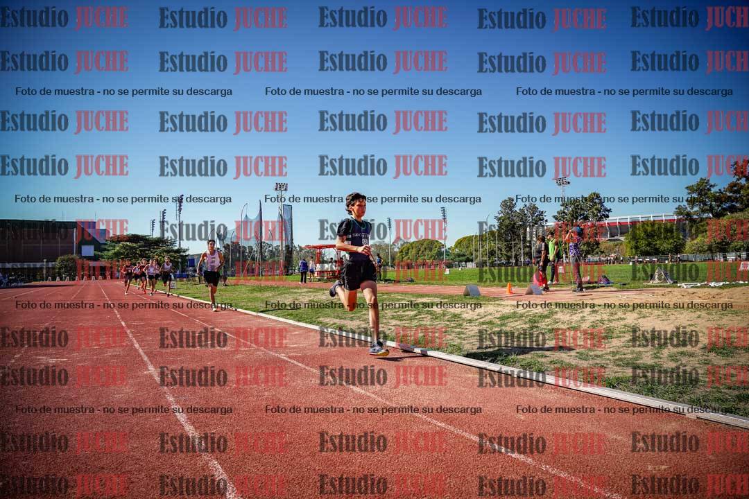 Fotos de los 600 m llanos de varones