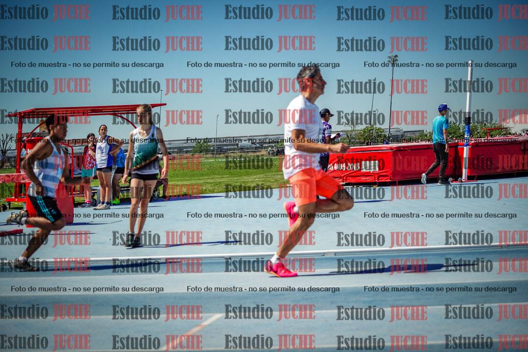 Fotos de los 800 m llanos de varones