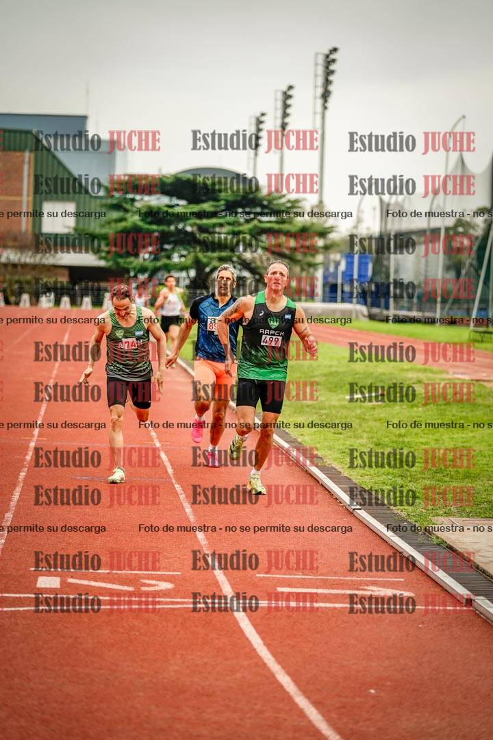 Fotos de los 800 m llanos de varones