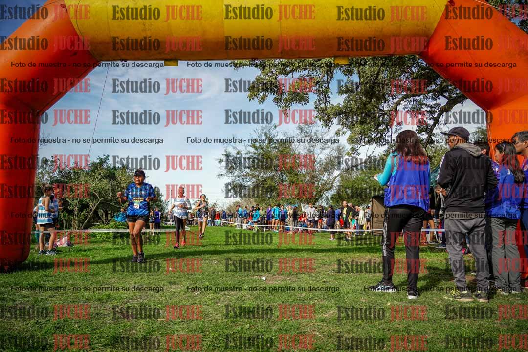 Fotos de la llegada del cross de 1500 m