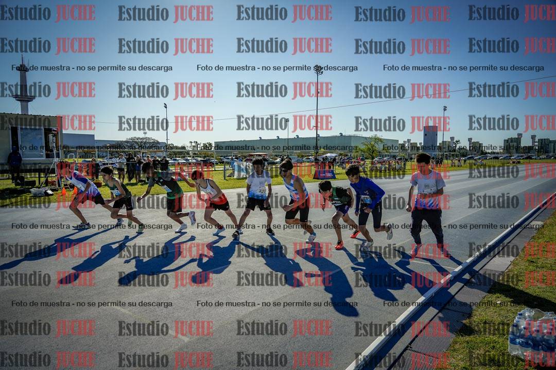 Fotos de los 2000 m llanos de varones
