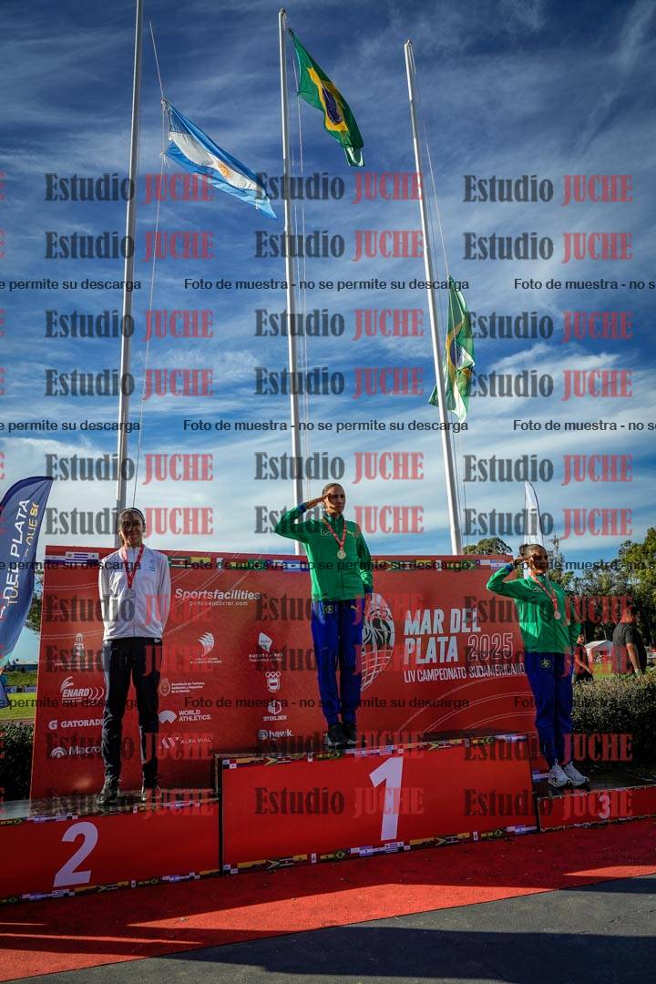Fotos de algunos extras y podios del día 2