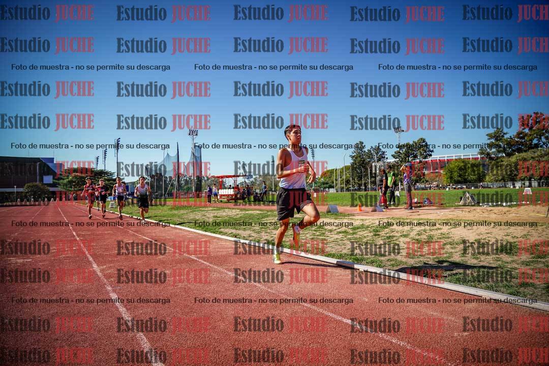Fotos de los 600 m llanos de varones