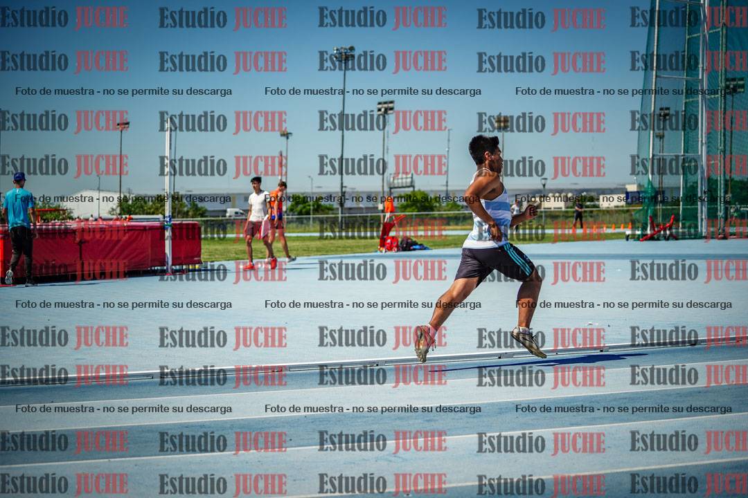 Fotos de los 800 m llanos de varones