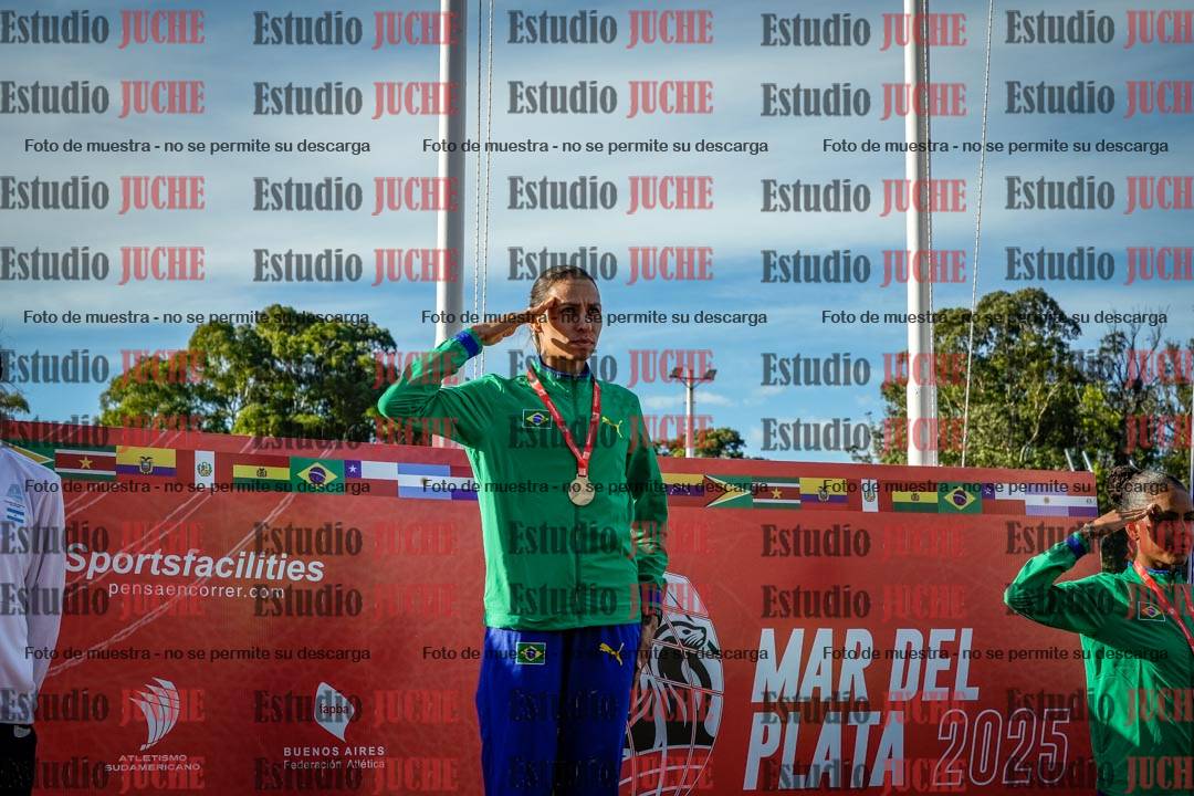 Fotos de algunos extras y podios del día 2