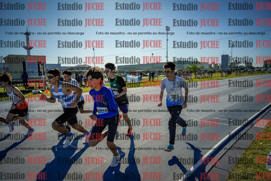 Fotos de los 2000 m llanos de varones