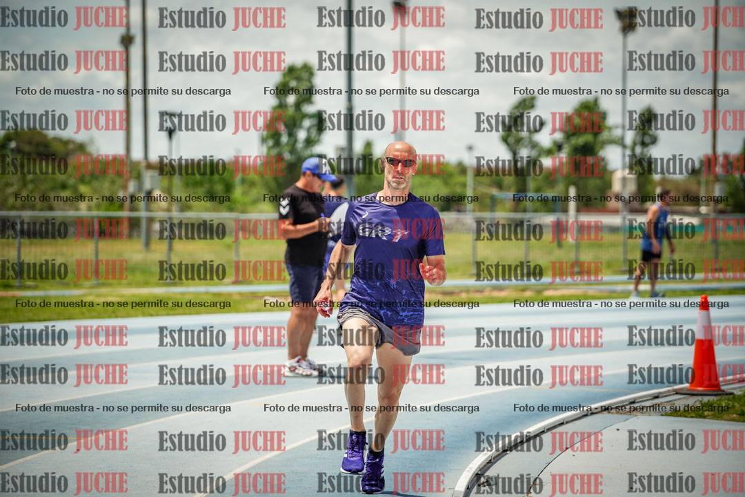 Fotos durante el transcurso de los relevos 20' para running teams - serie 2