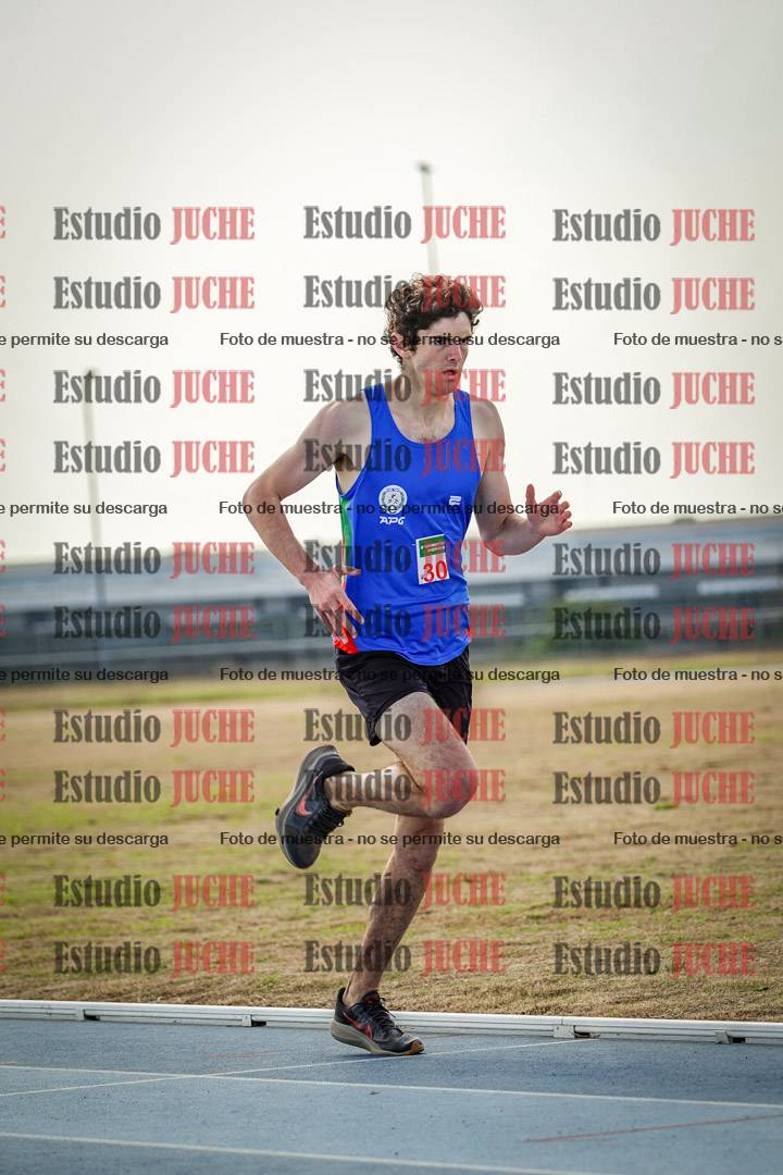 Fotos de los 800 m llanos de varones