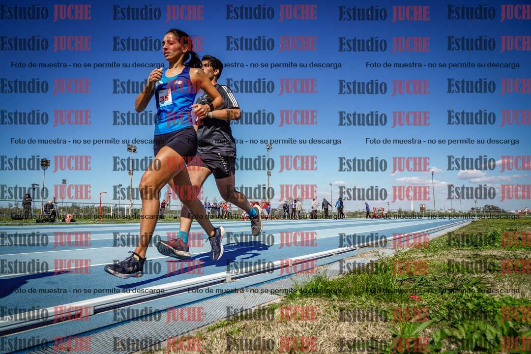 Fotos de los 5000 m llanos de mujeres y varones